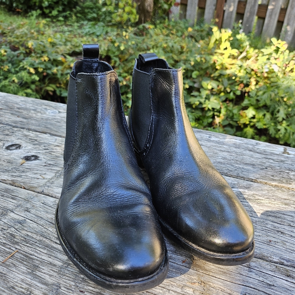 Giorgio Brutini Chelsea boots